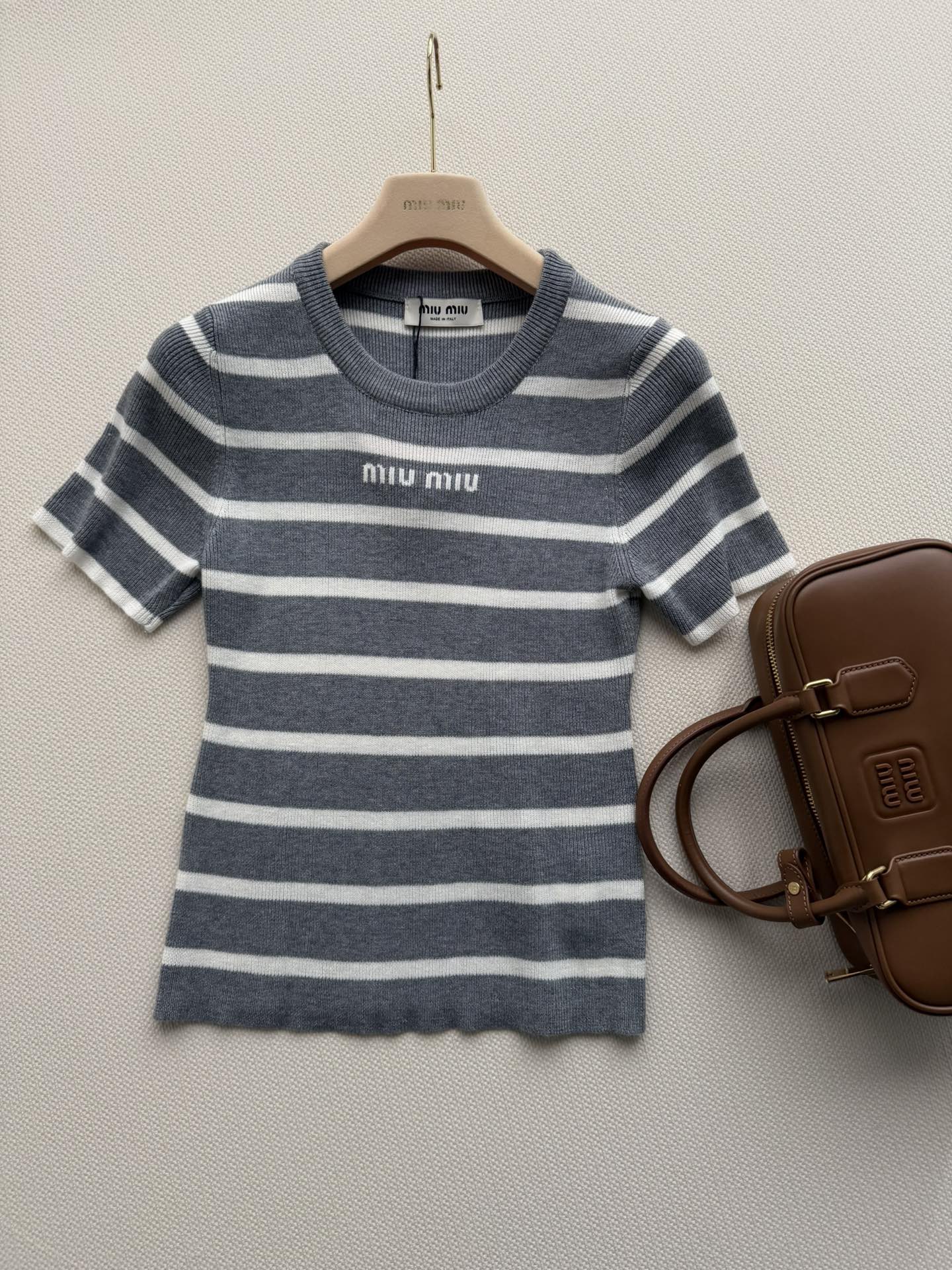 Women's short sleeves